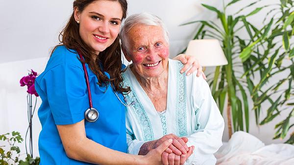 不建议老年人吃馒头?医生直言:不想抬进救护车,这些老人要忌嘴