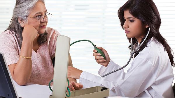 医生提醒：70岁后经常做3种运动，不容易患老年痴呆，早知早受益