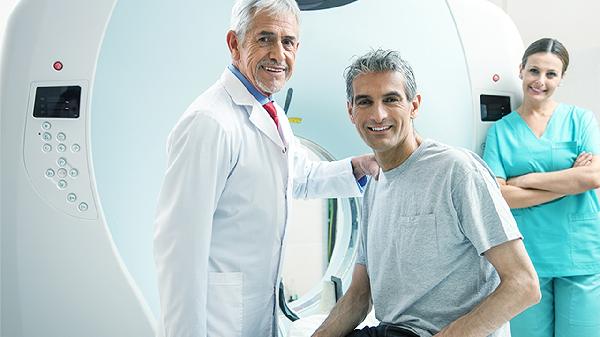 62岁男子患上脂肪肝，每天都吃芹菜，半年后复诊，医生：你干了啥