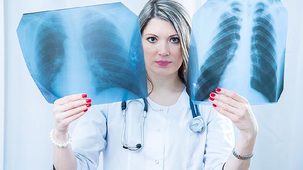 西红柿是胃癌的“导火索”？医生：若想胃癌远离你，切记少吃3物
