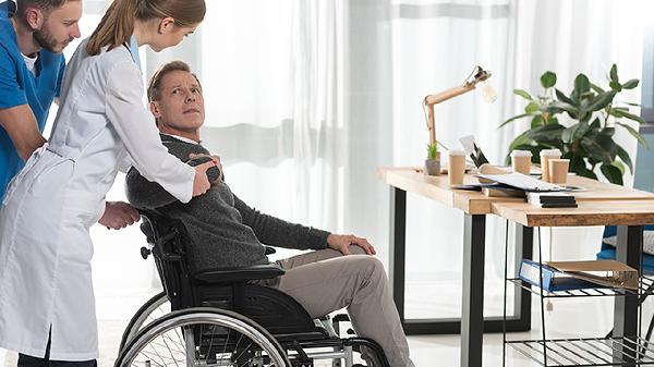 因为吃了西瓜，男子肾衰竭送医，医生无奈：劝你别这样吃，就不听