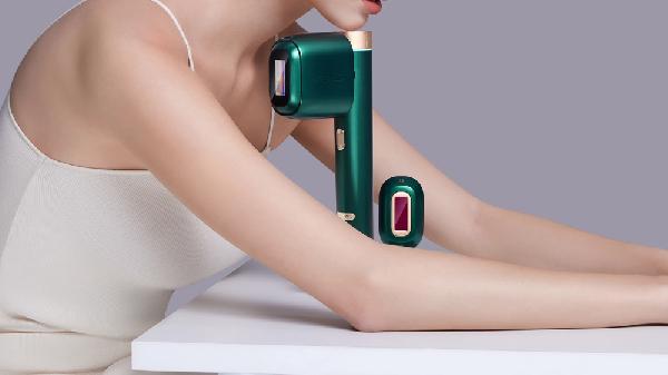 女生用哑铃瘦手臂适合几公斤