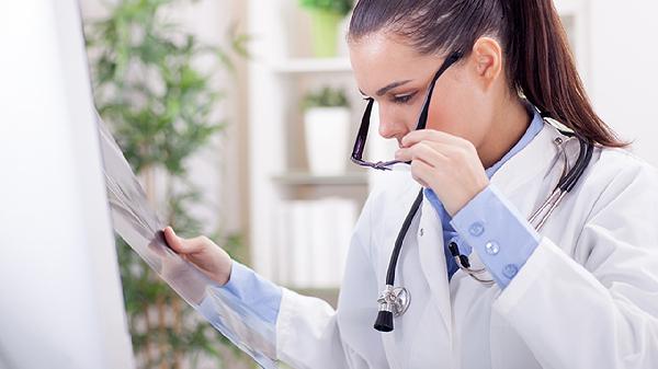 女子泡温泉后感染上HPV？医生：泡温泉时，这些事项要格外注意！
