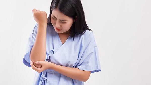 女生练手臂会越练越粗吗