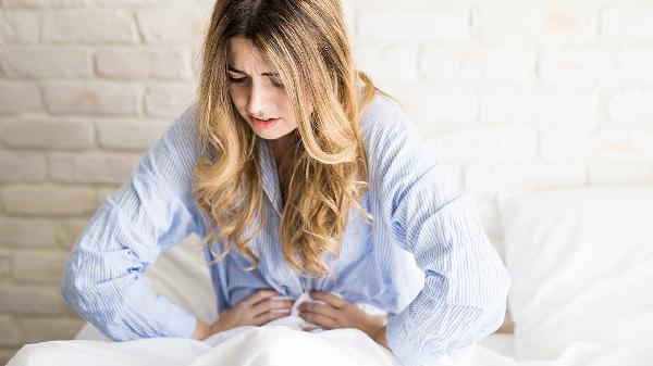 胃癌多是拖出来的？医生提醒：胃部若有4个异常，越早做检查越好