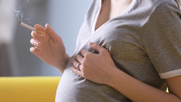 孕妇乳房中间出汗怎么回事