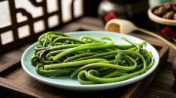什么菜降血压效果最好高血厓能不能吃蕨菜
