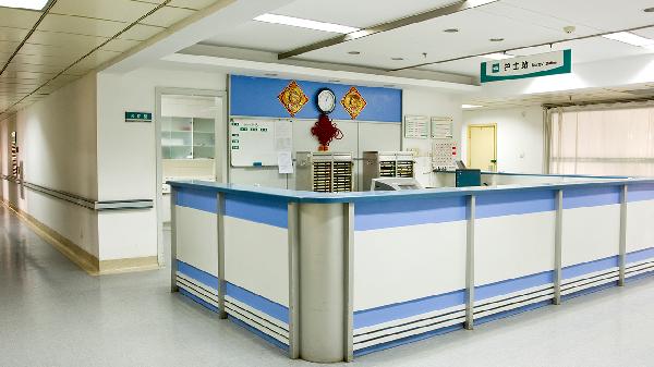 辽宁省电力中心医院出国体检完给小红本吗