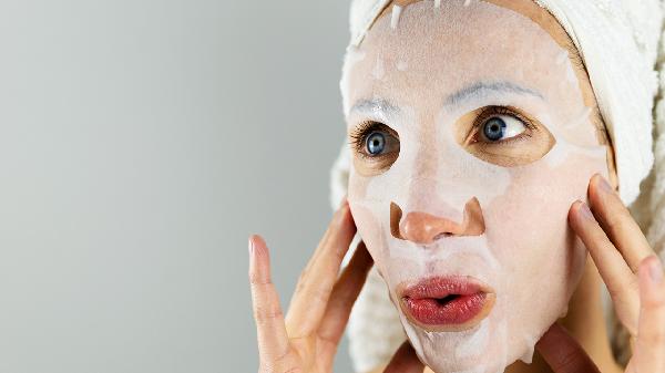 你敷面膜真的敷对了吗？这5大错误的敷面膜方法，不要再犯了