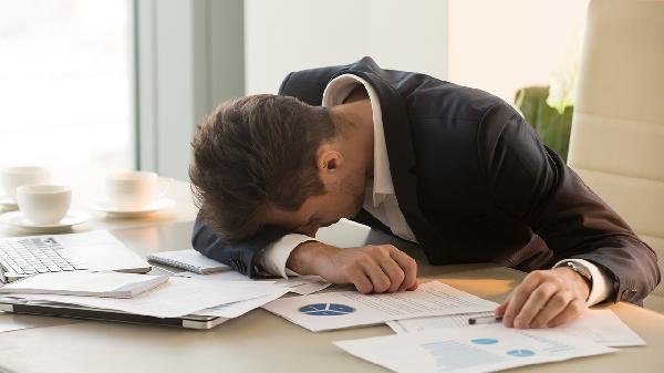 睡觉时总在凌晨3、4点醒来，医生直言：一般暗示4大疾病，别忽视