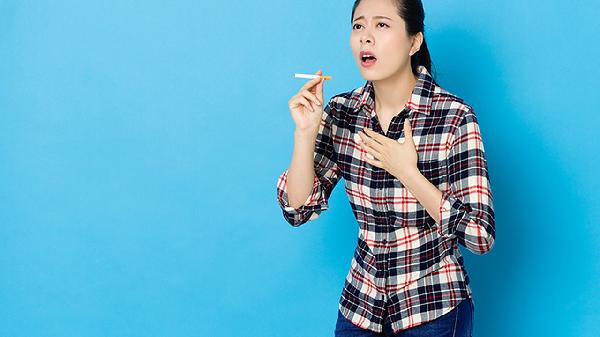 咳嗽腰右侧疼痛是什么原因