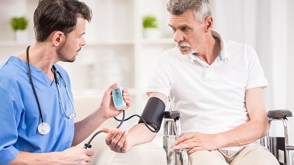 64岁以上一天最多能吸多少支烟？医生：若控制在这个数，还算可以