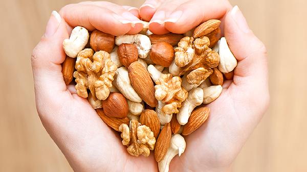 核桃是肝病的“发物”吗？提醒：若想肝功能正常，少吃7种食物