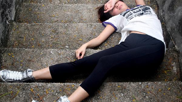 睡眠時間不規(guī)律但是睡眠時間充足會猝死嗎