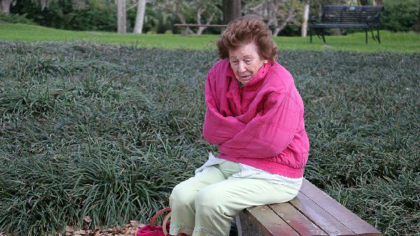 70歲老人凌晨34點就醒了怎么回事