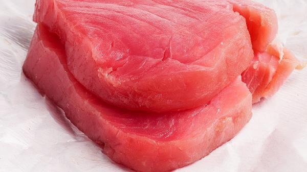 肉是自然解凍好還是放到水里解凍好