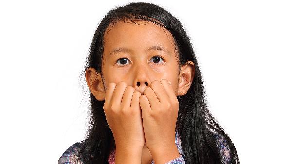新生兒易驚醒睡不安穩如何治療