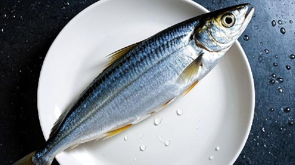 煎魚怎么不掉皮煎魚怎么不粘鍋