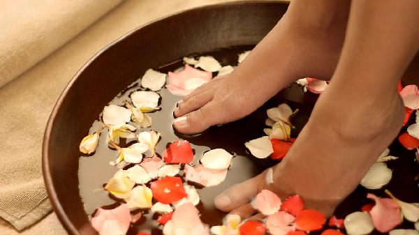 用什么泡脚祛湿排毒
