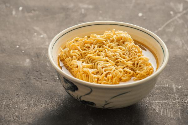 热水壶煮方便面怎样去味儿
