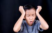 小孩子上課老愛說話是什么原因呢