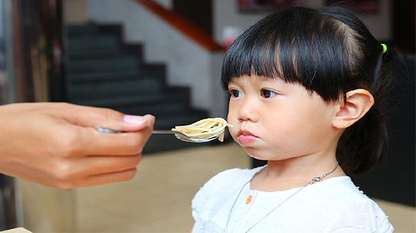 父母的悲观消极情绪影响孩子