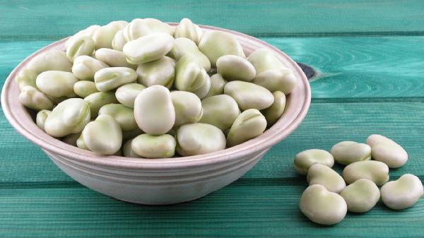 女孩吃豆子会早熟吗