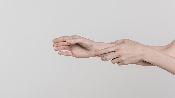 手骨折后睡覺(jué)時(shí)需要注意什么