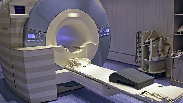 孩子生病了不愿意去医院怎么办