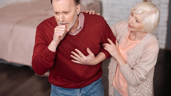 70歲老人感染艾滋病合并肺泡肺炎能活多久