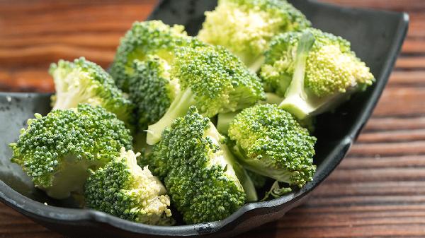 西兰花煮出来很多虫子还能吃吗