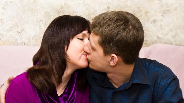 男生经常熬夜会不会影响性功能