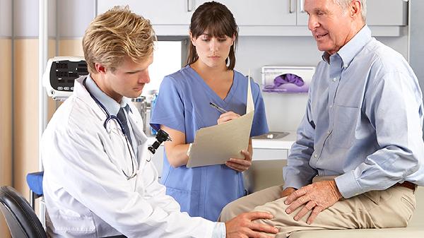 老年人腿脚肿怎么消肿 老年人腿脚肿的四个消肿方法详述