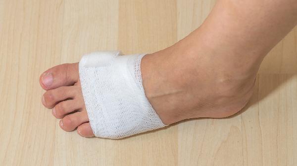 伤病员右手断伤断端适用哪种包扎法