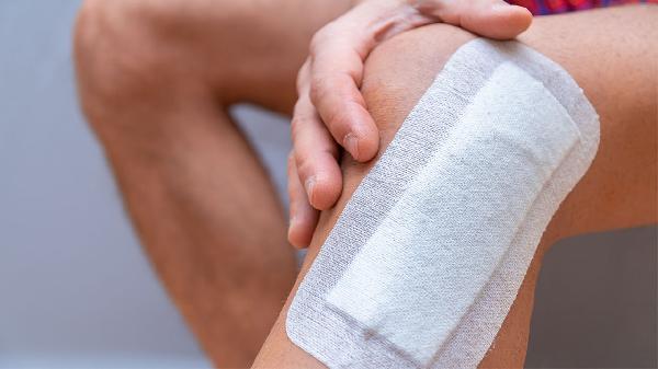 外伤24小时内冷敷还是热敷