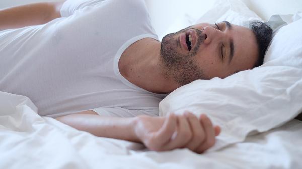 男士晚上睡觉身体燥热怎么回事
