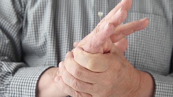 干活劳累，胳膊、手一直麻