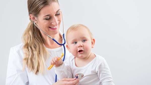 宝宝吃饭少，吃了不长肉怎么办？宝妈这样做，医生都称赞做得好！