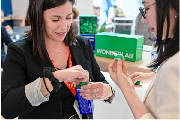 万益蓝WONDERLAB亮相欧洲国际营养保健食品展 中欧科研力量联动发布靶向菌群全球解决方案