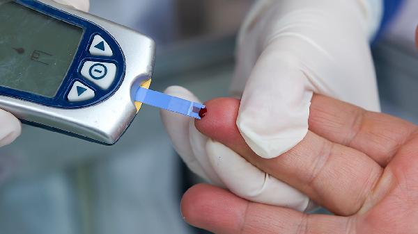 糖尿病并发症有哪些 糖尿病的5个并发症要慎重对待
