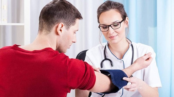 高血压分为继发性和原发性，两者有何区别？稳住血压从日常做起