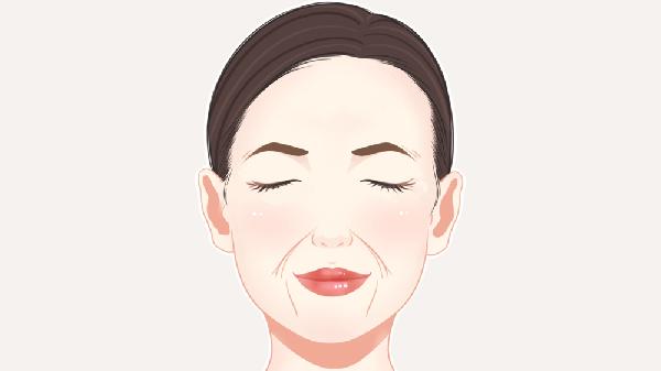 嘴唇皱纹多是什么原因引起 或是法令纹纠缠你
