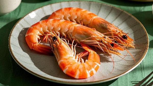 怎样挑选新鲜海虾呢