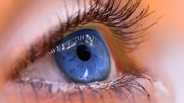 眼睛吹冷風流眼淚是怎么回事