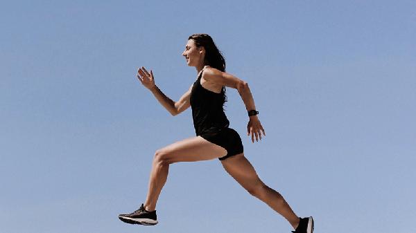 跑步胸疼怎么回事女生是不是姨妈