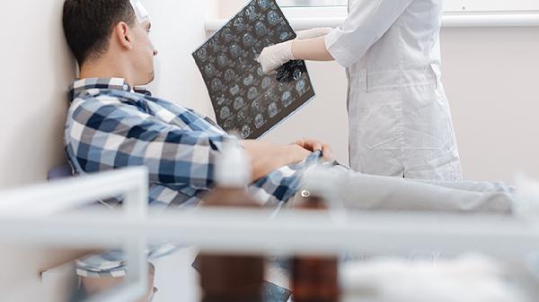 脑溢血患者突然如何应急抢救