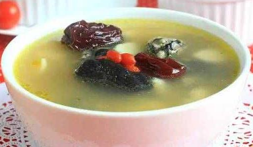 黄花菜木耳汤的功效