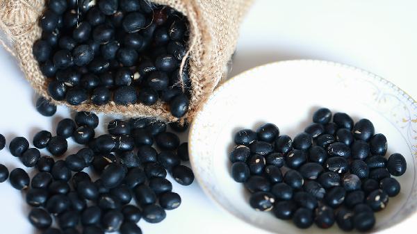 假黑豆与真黑豆差别