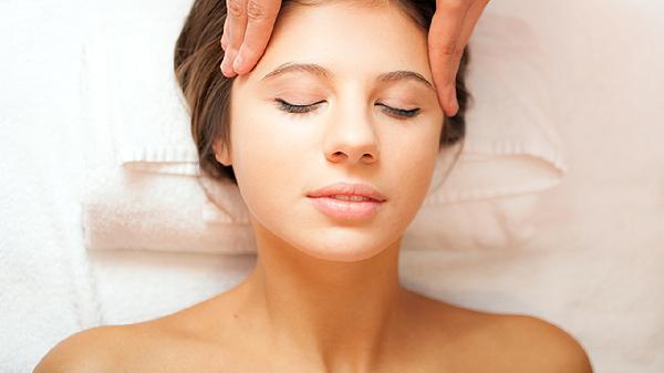 按摩哪个手指可以帮助睡眠啊