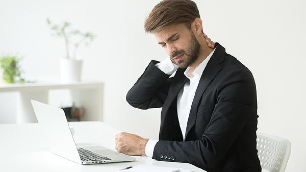 自我颈部牵引时应注意什么